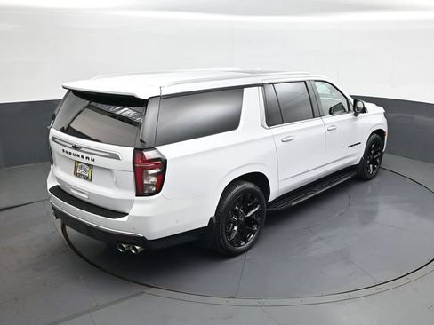 Used 2023 Chevrolet Suburban High Country w/ Advanced Technology Package AWD/4WD image 30