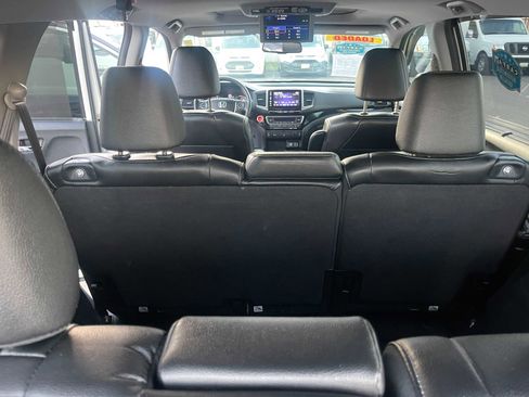 Used 2017 Honda Pilot Touring image 11