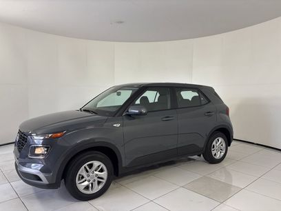 New 2025 Hyundai Venue SE
