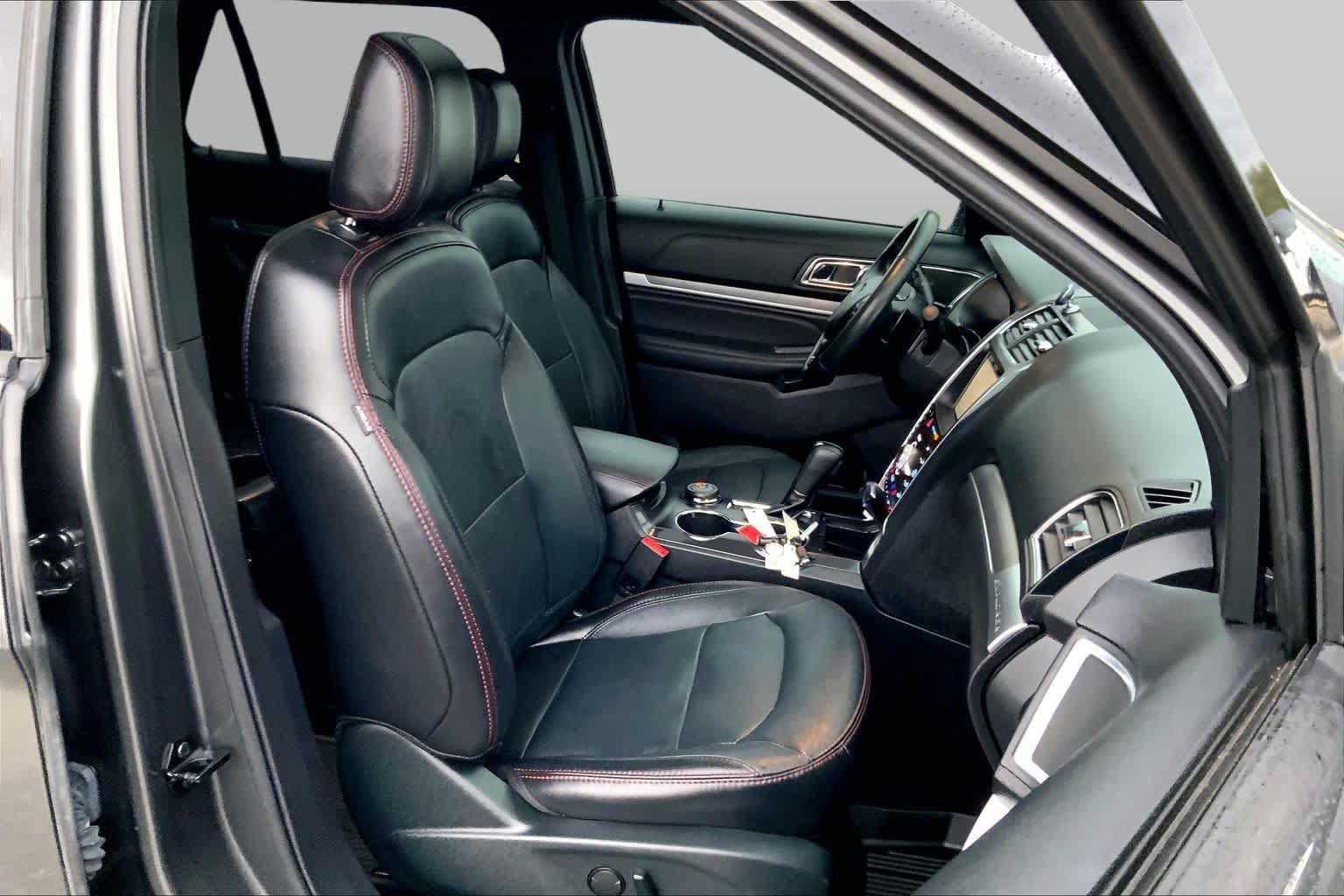 Used 2019 Ford Explorer Sport w/ Equipment Group 401A AWD/4WD image 9