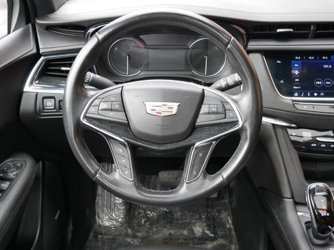 Used 2020 Cadillac XT5 Premium Luxury image 14