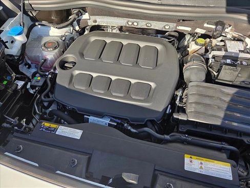 New 2026 Volkswagen Tiguan SE image 16