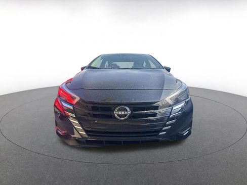 Used 2025 Nissan Versa SV image 3