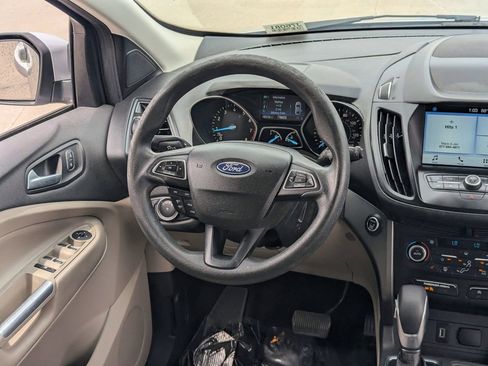 Used 2019 Ford Escape SE image 13