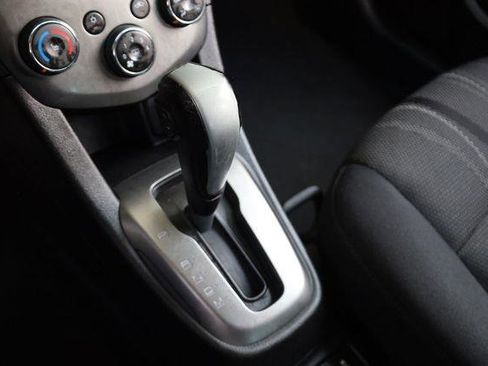 Used 2017 Chevrolet Sonic LT w/ Convenience Package image 39