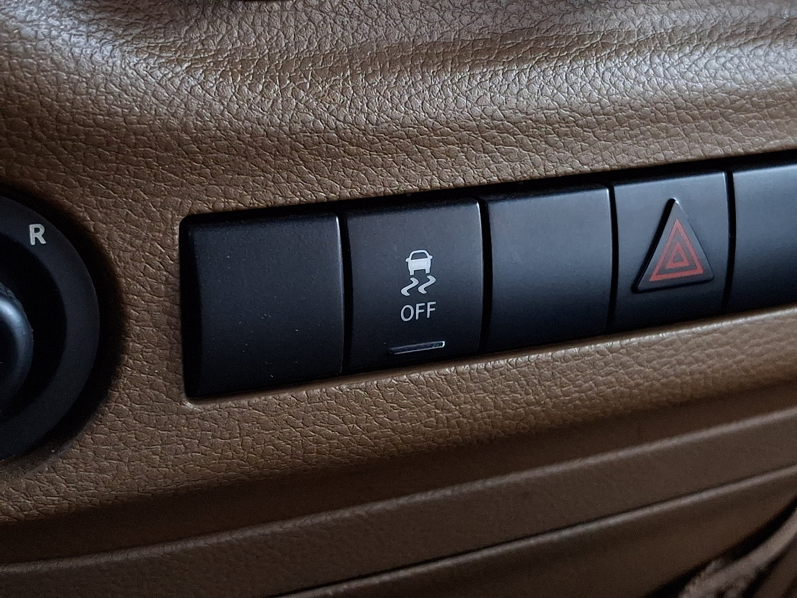 Used 2012 Jeep Wrangler Sahara w/ Connectivity Group AWD/4WD image 20