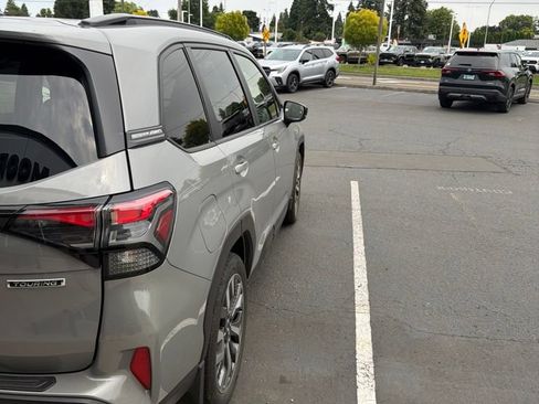 Used 2025 Subaru Forester Touring AWD/4WD image 22