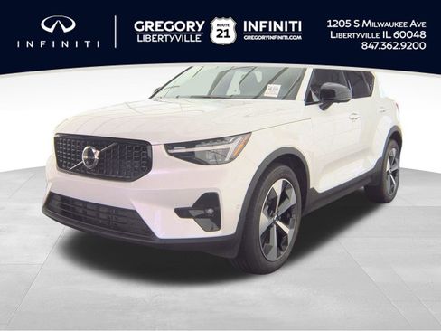 Used 2026 Volvo XC40 B5 Plus AWD/4WD image 1