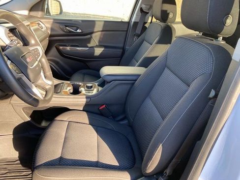 Used 2023 GMC Acadia SLE w/ Driver Convenience Package image 17