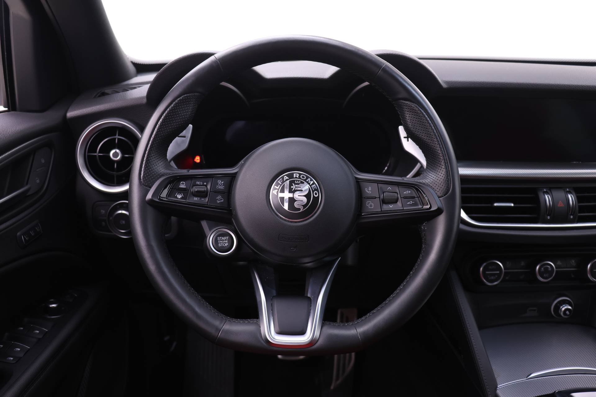 Certified 2024 Alfa Romeo Stelvio Veloce AWD/4WD image 17