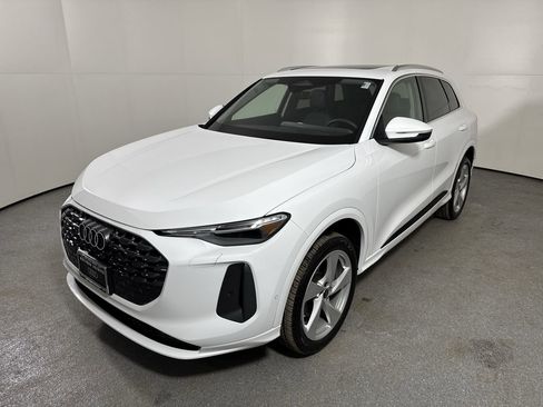 Used 2025 Audi Q5 Premium Plus w/ Premium Plus image 32