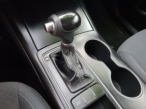 Used 2017 Kia Sorento LX image 16