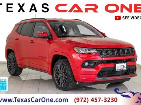 Used 2023 Jeep Compass Limited image 1