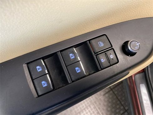 Used 2019 Toyota Highlander Limited image 12