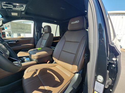 New 2026 Chevrolet Tahoe High Country w/ Sun And Tow Package AWD/4WD image 22