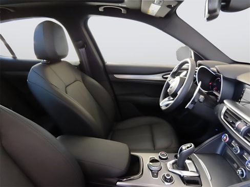 New 2025 Alfa Romeo Stelvio Sprint w/ Convenience Package image 10