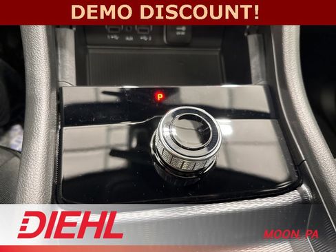 New 2025 Jeep Grand Cherokee Laredo X w/ Luxury Tech Group I image 31