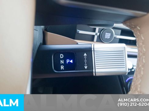 Used 2025 Hyundai Santa Fe Limited w/ Tow & Go Package image 12