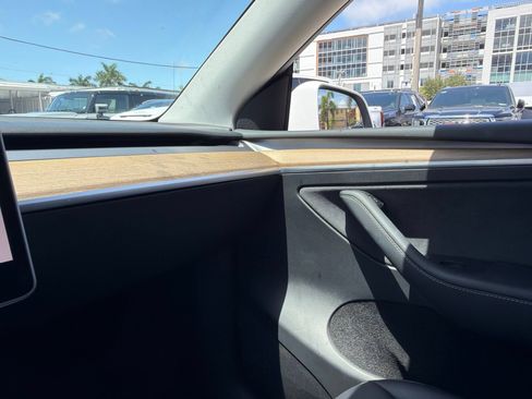 Used 2023 Tesla Model Y 2WD image 35