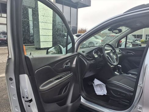 Used 2018 Buick Encore Preferred image 11