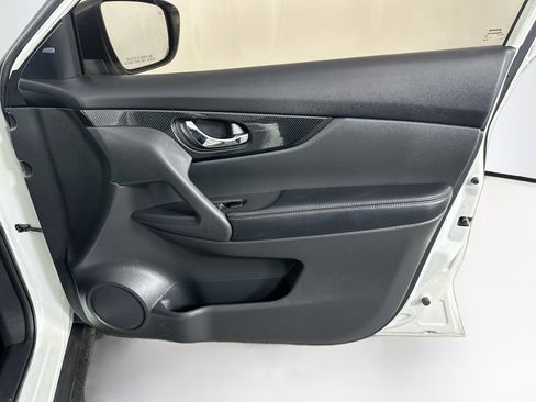 Used 2017 Nissan Rogue SL w/ SL Premium Package FWD image 35