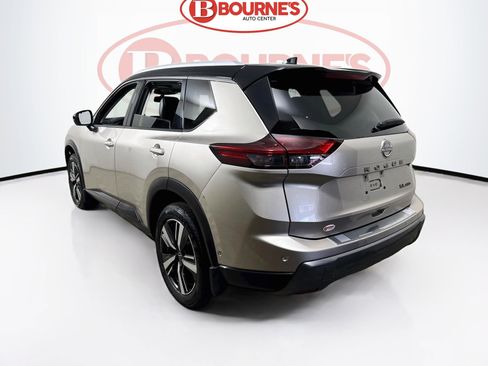 Used 2024 Nissan Rogue SL w/ SL Premium Package image 9