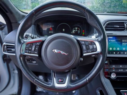 Used 2017 Jaguar F-PACE S AWD/4WD image 17