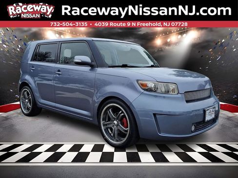 Used 2010 Scion xB image 1