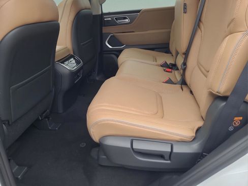 New 2026 INFINITI QX80 Luxe image 10