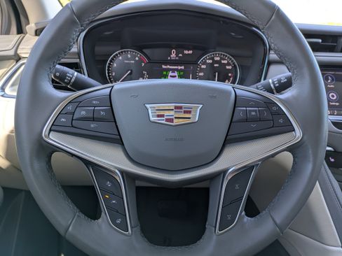 Certified 2022 Cadillac XT5 Premium Luxury image 24