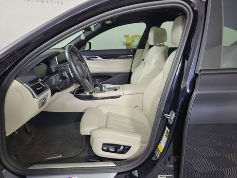 Used 2022 BMW 750i xDrive w/ M Sport Package AWD/4WD image 5