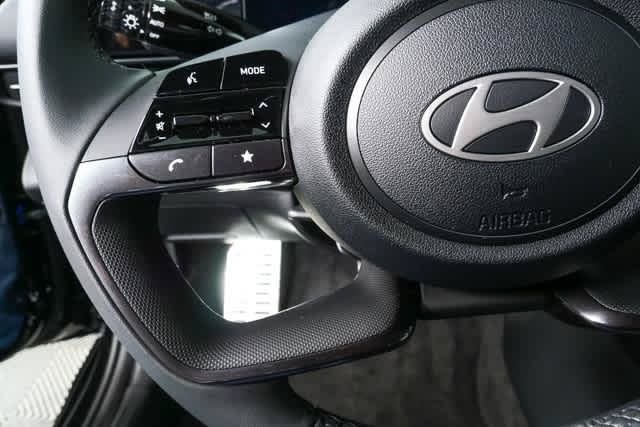 New 2026 Hyundai Elantra SEL FWD image 25