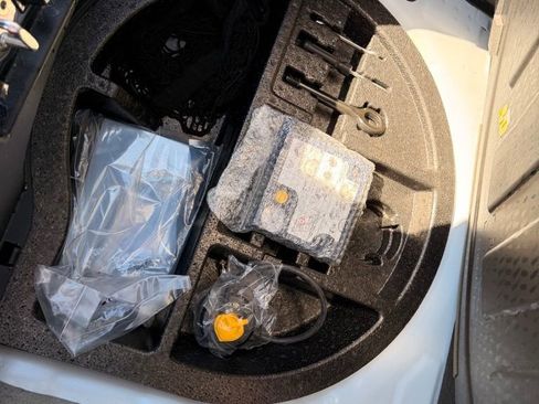 Used 2017 Hyundai Veloster Value Edition image 26