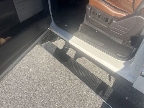 Used 2013 Ford F150 Platinum image 16