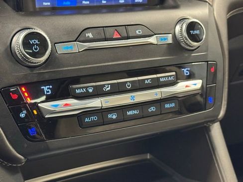 Used 2020 Ford Explorer Platinum image 24