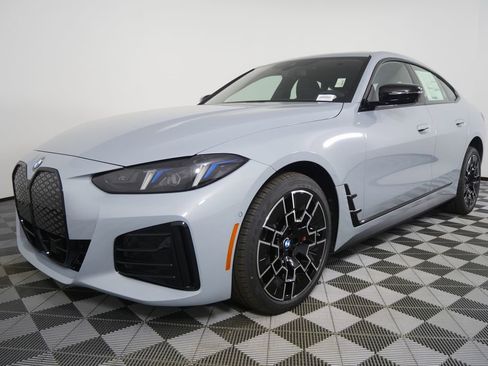 New 2026 BMW i4 eDrive40 w/ M Sport Package RWD image 7