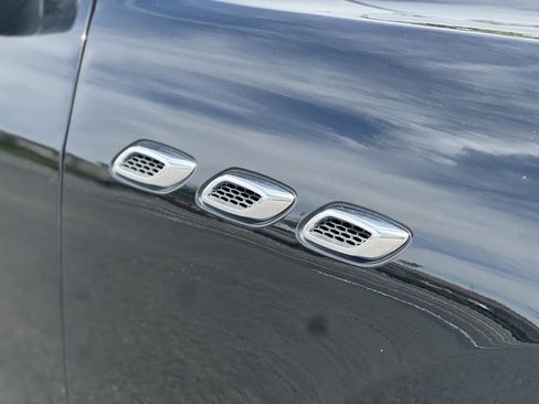 Used 2019 Maserati Levante image 21