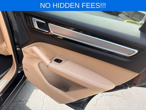 Used 2022 Porsche Cayenne Platinum Edition AWD/4WD image 36