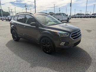 Certified 2019 Ford Escape SE image 1