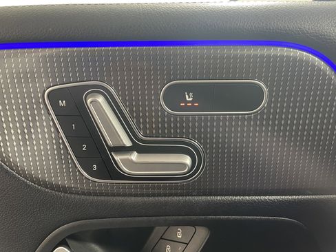 Used 2022 Mercedes-Benz GLB 250 image 21