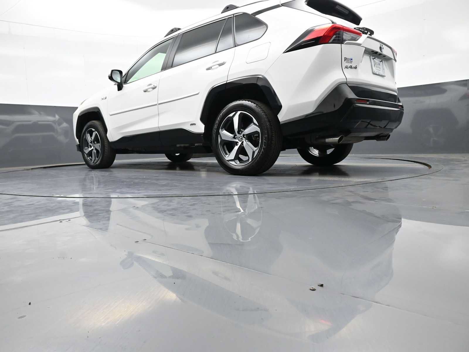 Used 2023 Toyota RAV4 SE w/ Weather & Moonroof Package AWD/4WD image 32