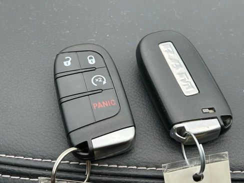 Used 2017 RAM 3500 Laramie Longhorn image 17