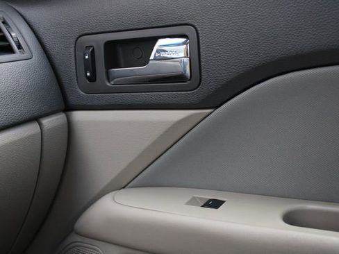 Used 2012 Ford Fusion SE image 19