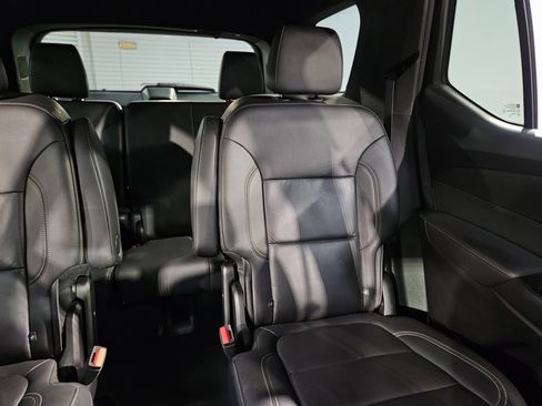 Used 2023 Chevrolet Traverse LT w/ LT Premium Package image 14