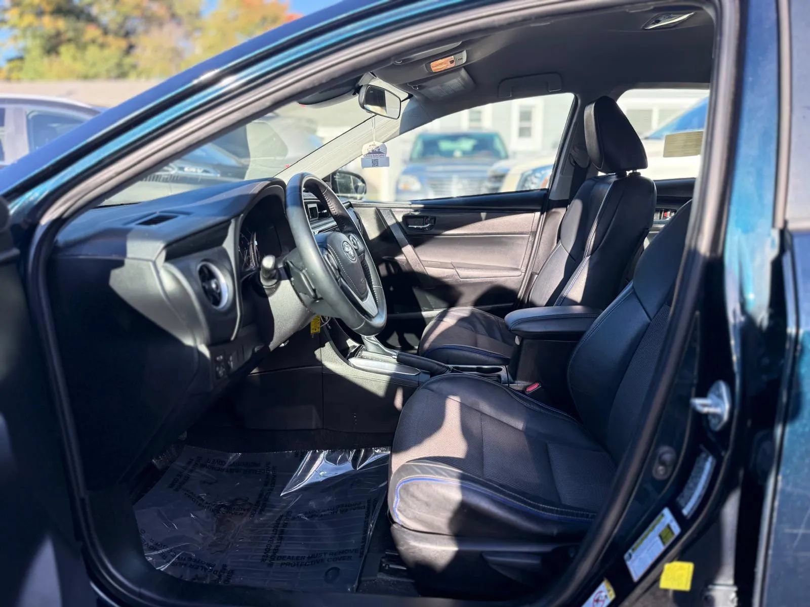 Used 2019 Toyota Corolla SE w/ Carpet Mat Package (TMS) FWD image 27