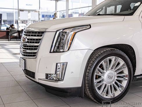 Used 2019 Cadillac Escalade ESV Platinum image 5