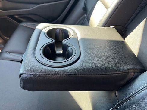 Used 2024 GMC Terrain SLT image 26