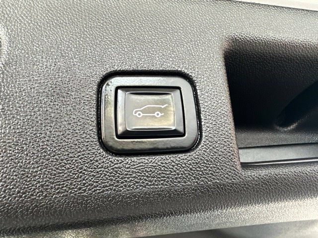 Used 2022 Chevrolet Equinox Premier AWD/4WD image 23