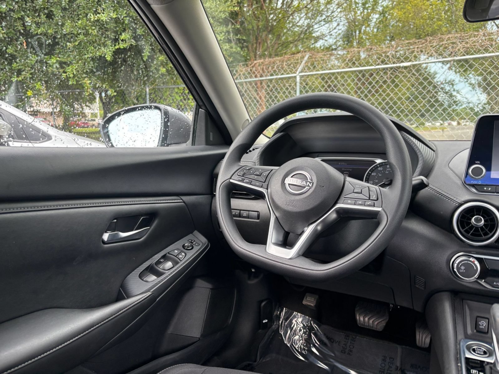 Used 2025 Nissan Sentra SV FWD image 31