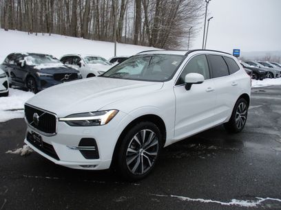 Certified 2022 Volvo XC60 B5 Momentum w/ Climate Package